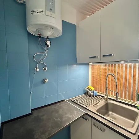 In Edificio Nirvana,los Cristianos K114 로스크리스티아노스